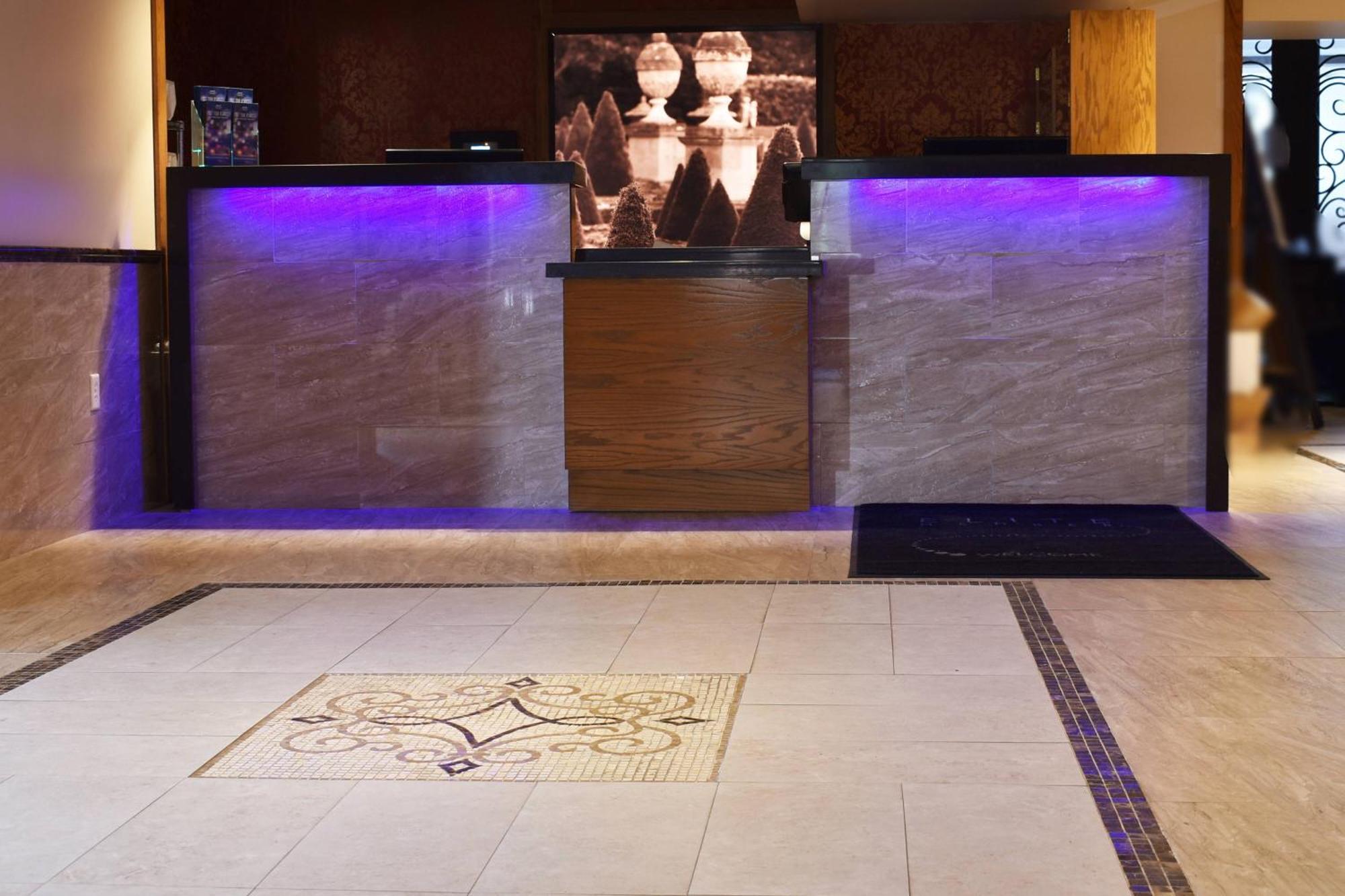Delta Hotels By Marriott Indianapolis East Buitenkant foto