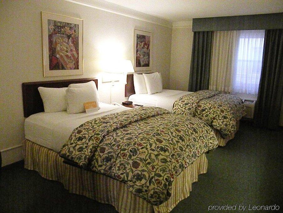 Delta Hotels By Marriott Indianapolis East Buitenkant foto